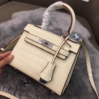 HM DA RẮN MÀU KEM