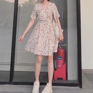 Đầm hoa đắp chéo