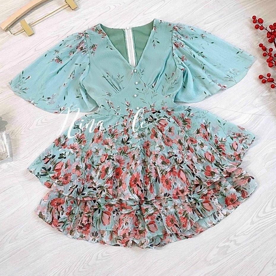Đầm lụa hoa tay bồng, cổ v đính cườm, xếp tầng điệu đà cho nàng bung lụa dạo phố