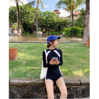 Bikini liền mảnh bodysuit có tay khoá kéo màu đen chạy sọc trắng form short kín đáo VATIXA BKN18-TAY DÀI