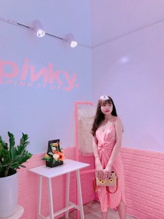 Váy kẻ hai dây rúm eo
