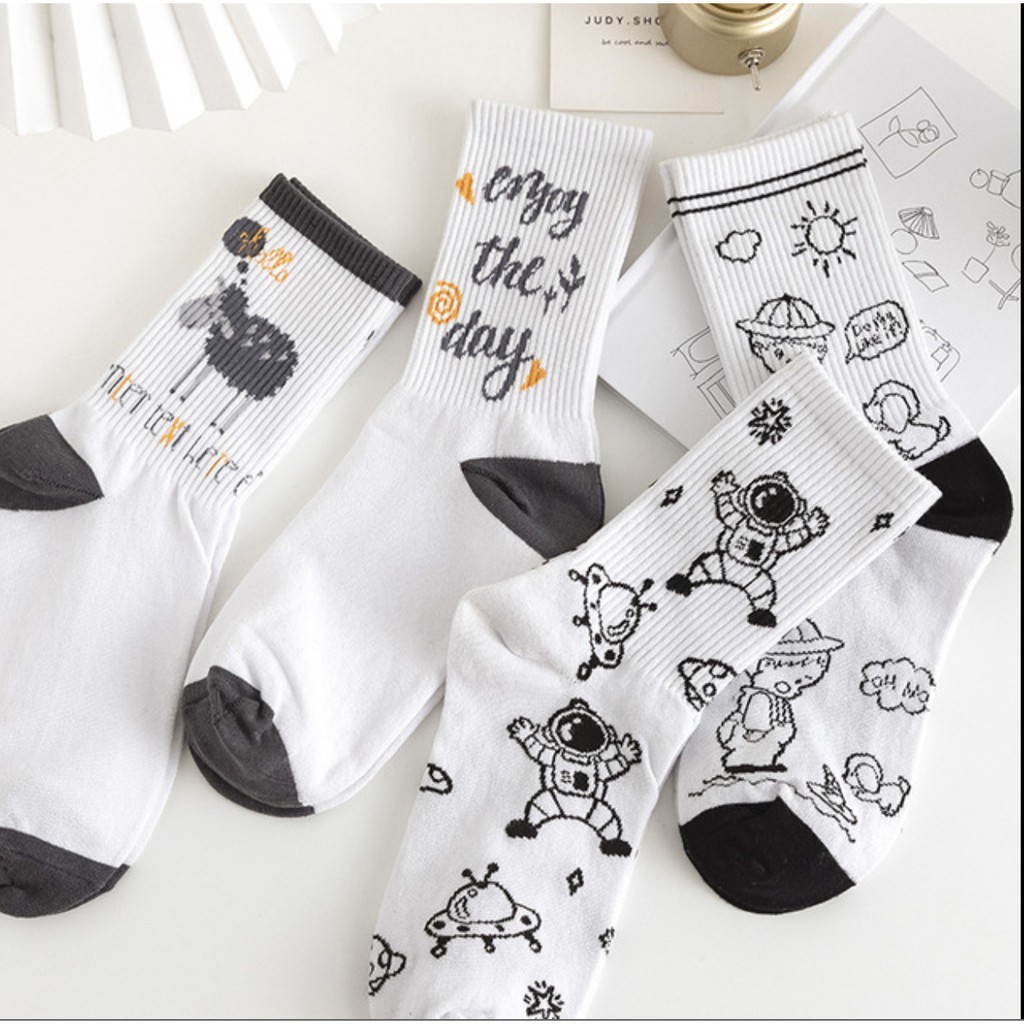 Tất nam nữ HOT TREND Vũ trụ tone đen trắng style vũ trụ hàn quốc siêu xinh mẫu mới 2021 T9M