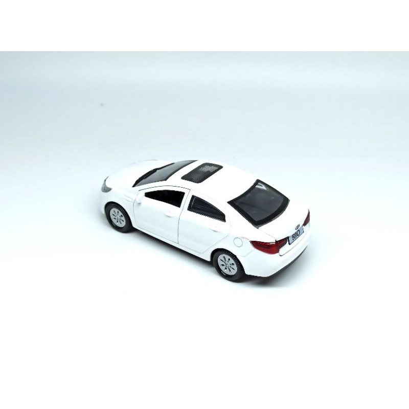 Mô hình xe Kia Rio Sedan