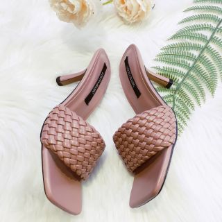 Guốc gót nhọn mũi vuông