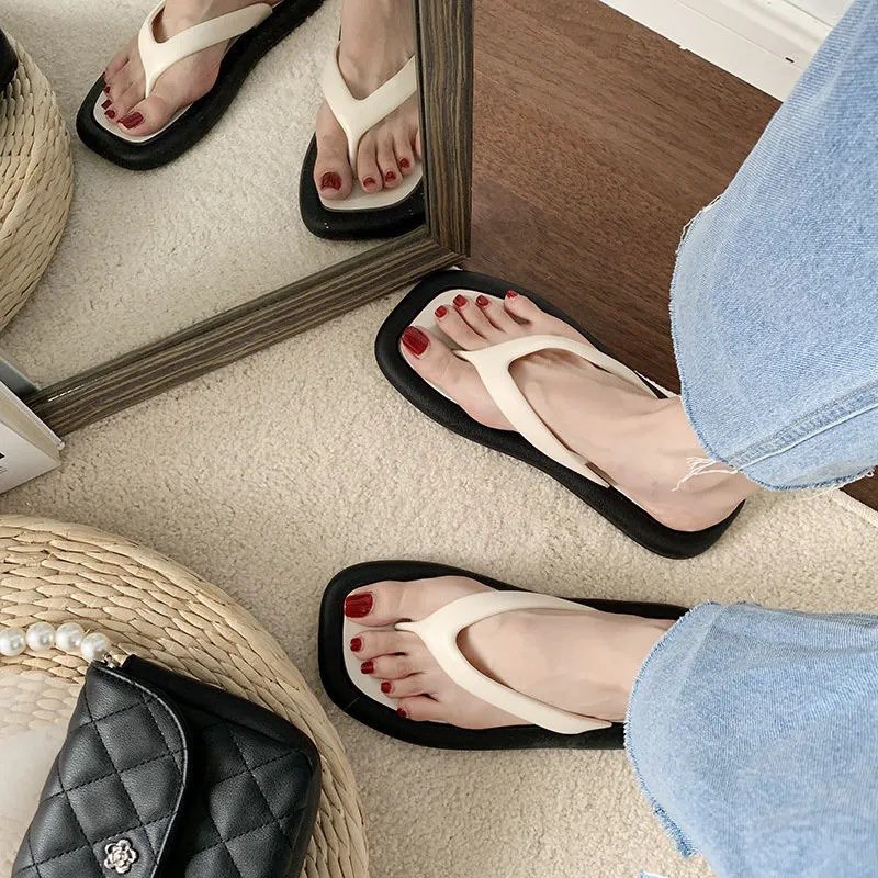Dép xỏ ngón nữ sandal quai chéo đi biển đi học TANDA XN002