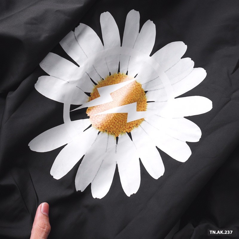 Áo khoác gió hoa cúc PCM | BigBuy360 - bigbuy360.vn