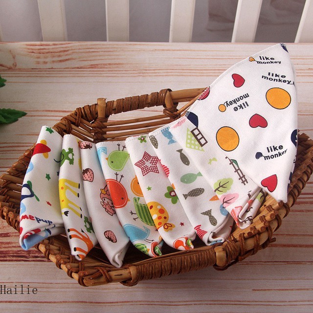 Yếm ăn tam giác vải cotton nhiều mẫu xinh xắn tiện dụng cho trẻ nhỏ