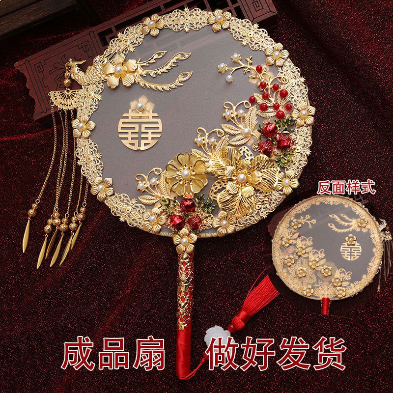 Quạt xếp cầm tay sang trọng cho cô dâu