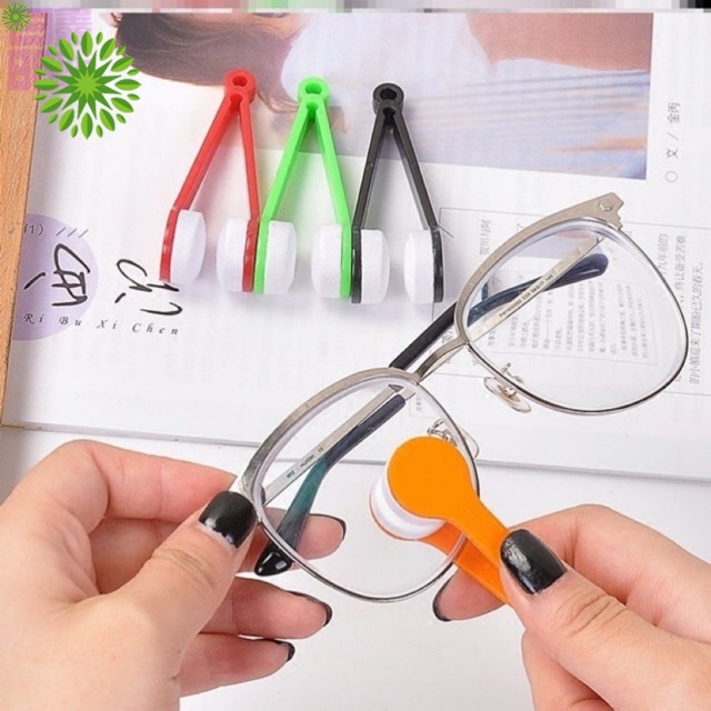 1 Dụng Cụ Vệ Sinh Mắt Kính Hai Mặt Mini CR1