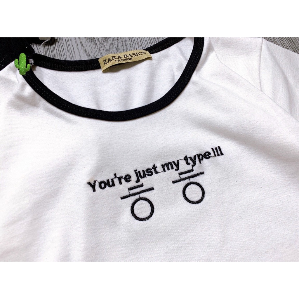 áo kiểu croptop viền màu thêu chữ Hàn xinh pc