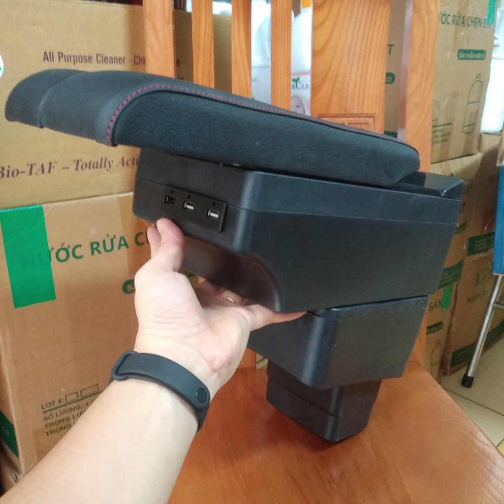 Hộp tỳ tay xe MAZDA 2 - MAZDA 2S - 6 CỔNG USB - MẪU GIỐNG TRÊN CÁC XE CAO CẤP