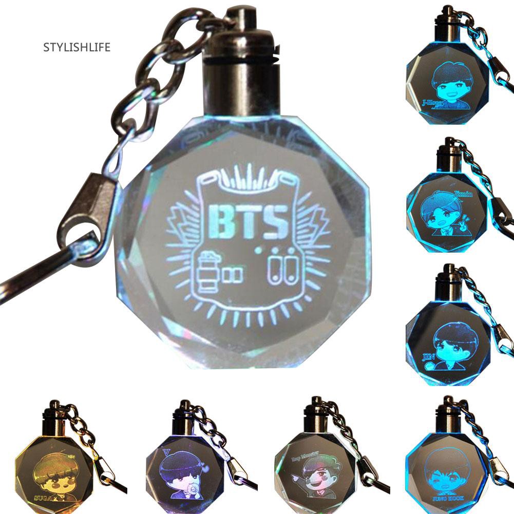 Móc khóa có đèn LED phát sáng ban đêm cho fan BTS