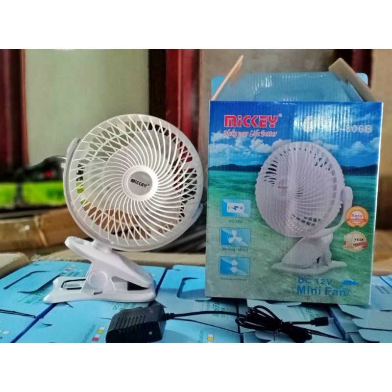 Quạt kẹp sài pin xoay 360• Mickey 806A