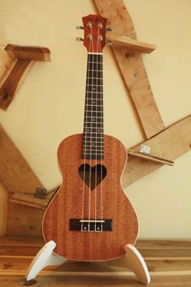 Đàn Ukulele concert trái tim Deviser - tặng full phụ kiện