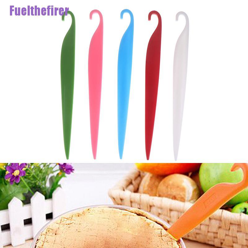 Dụng Cụ Cạo Làm Bánh Bằng Nhựa Tiện Dụng