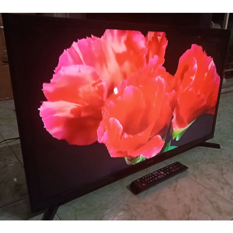 Tivi 32" Full Phụ Kiện Thanh Lý