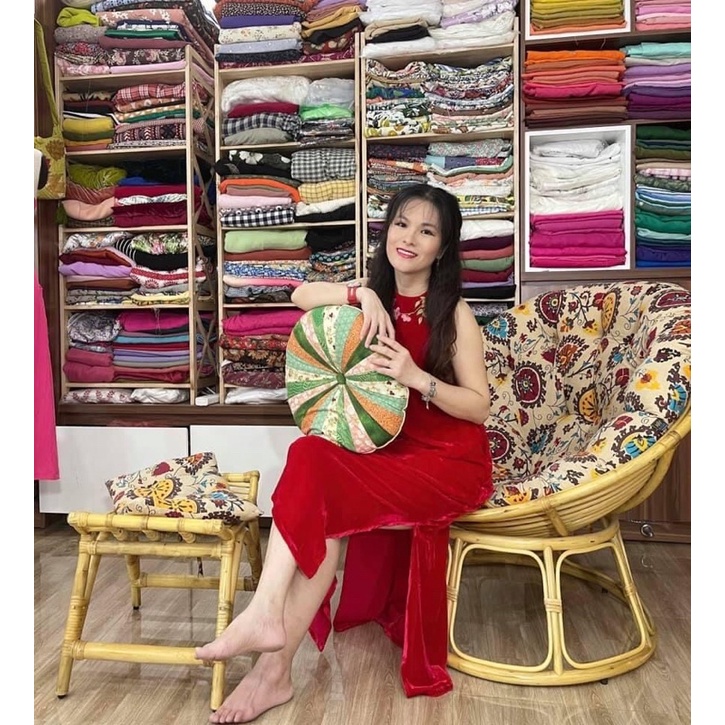 Váy nhung the thêu cổ hoa đào