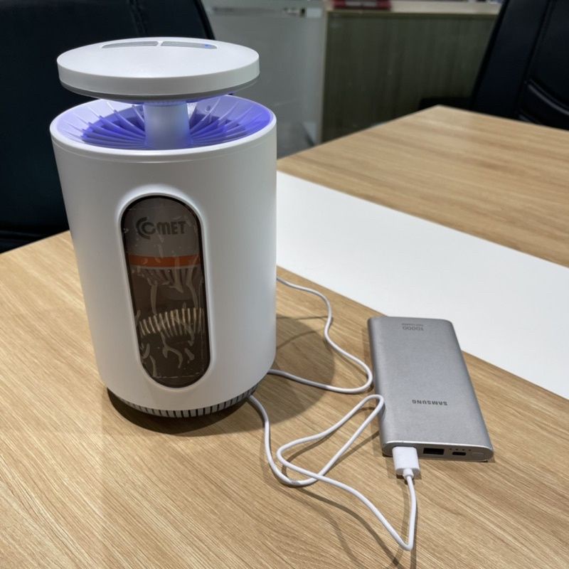 Đèn bắt muỗi / đèn diệt muỗi COMET CM068 công suất 4W có quạt hút muỗi