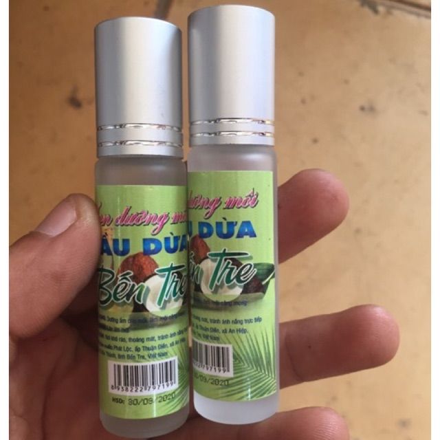 Lăn môi dầu dừa tinh chất
