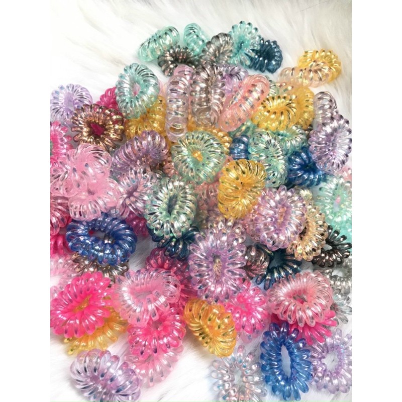 Cột lò xo lớn bóng ánh kim