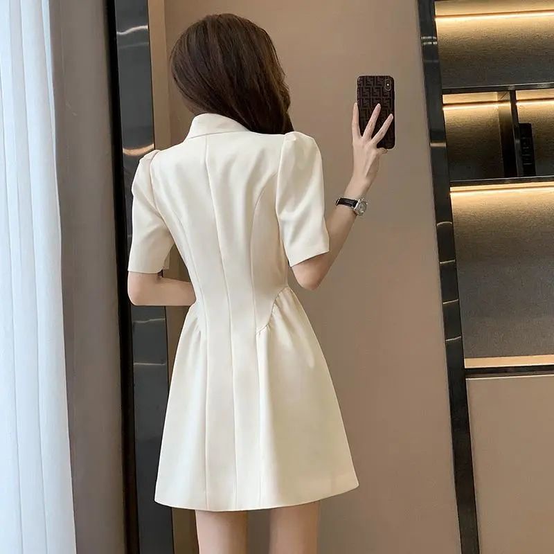 Đầm trắng tay phồng cổ vest kiểu Pháp thời trang hè 2022 mới cho nữ