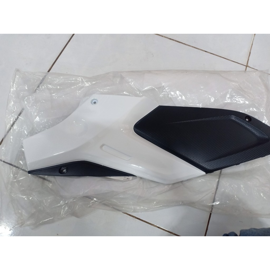 Cốp xe 2 bên Novo4 trắng YAMAHA chính hãng