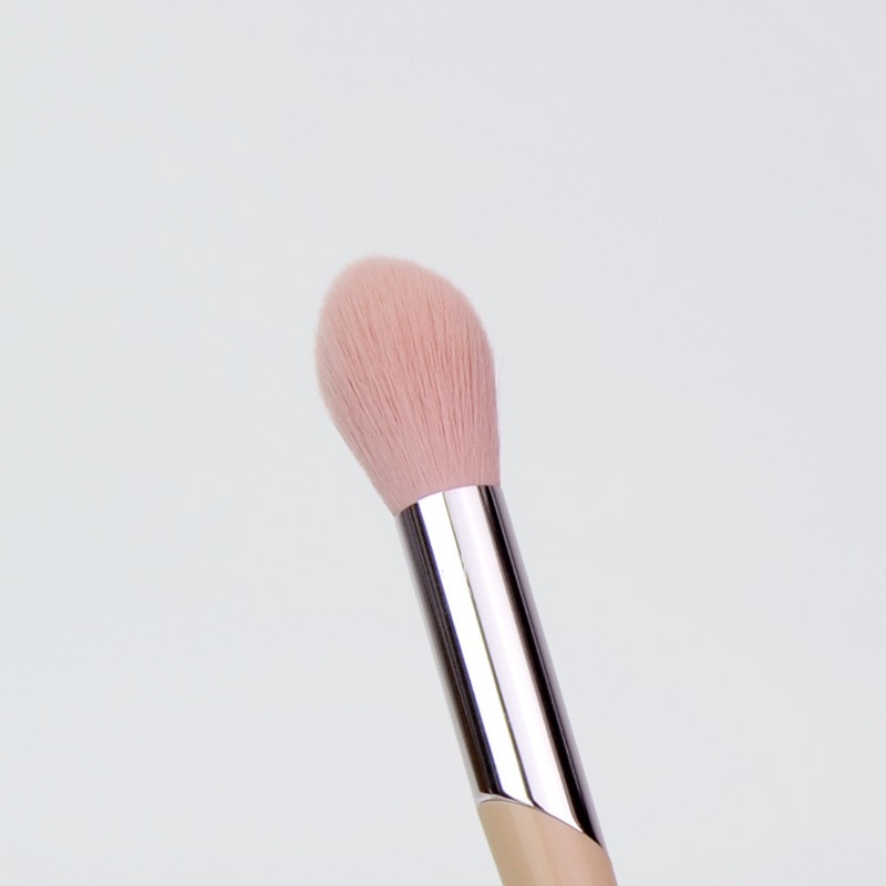 Cọ Đánh Highlight Fenty F111