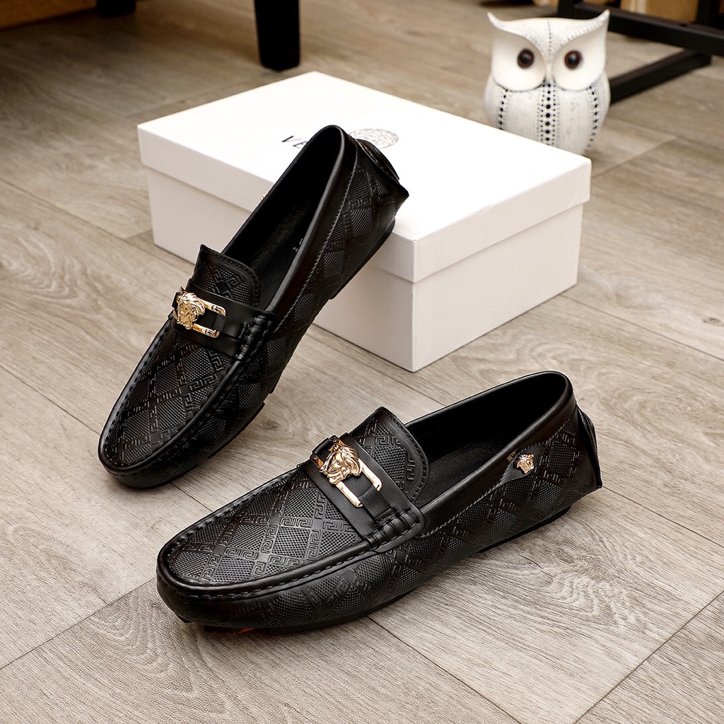 Giày lười nam da thật cao cấp Versace thiết kế sang trọng với họa tiết trên da nổi bật và bắt mắt