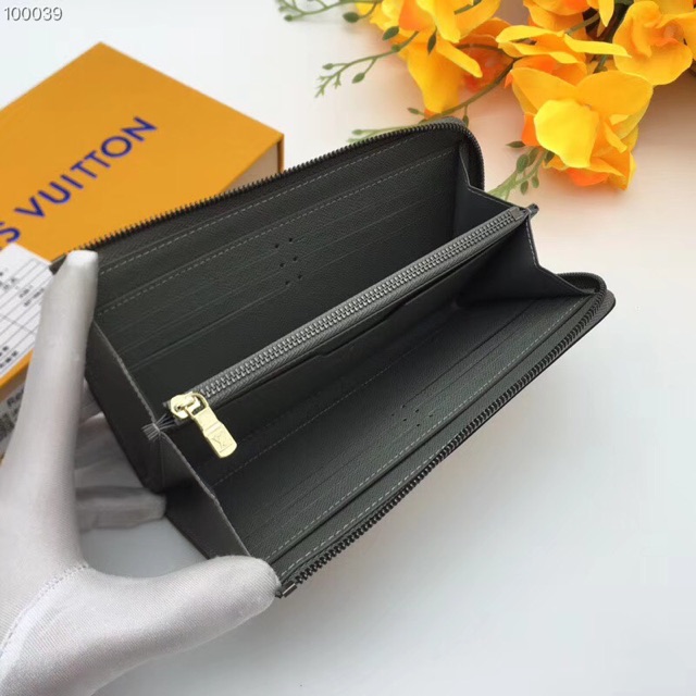 Ví monogram l v dài