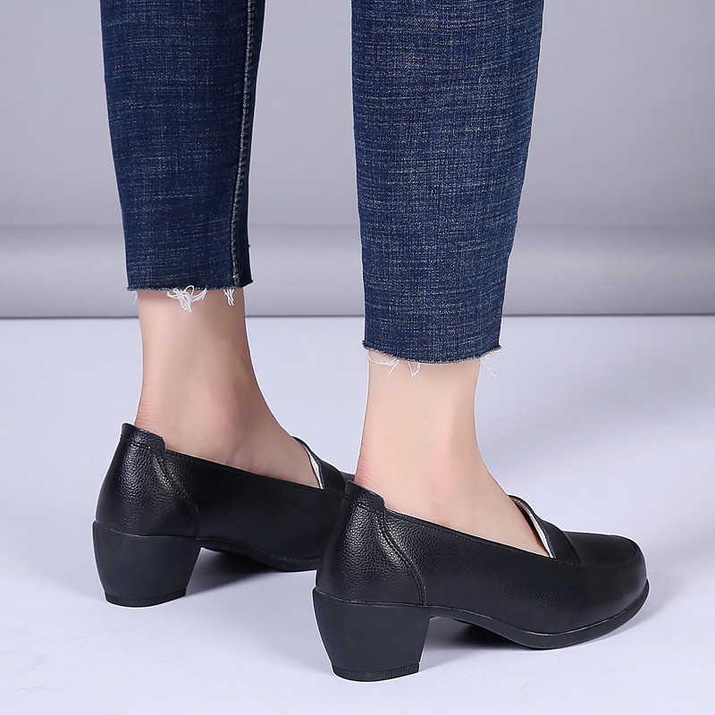 【ready stock】Women's shoes Black leather shoes single shoes with increased heel retro casual shoes thick heel small leather shoes work shoes