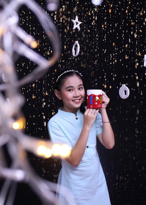 Đầm bé gái cổ lãnh tụ xanh lá cây Jadiny