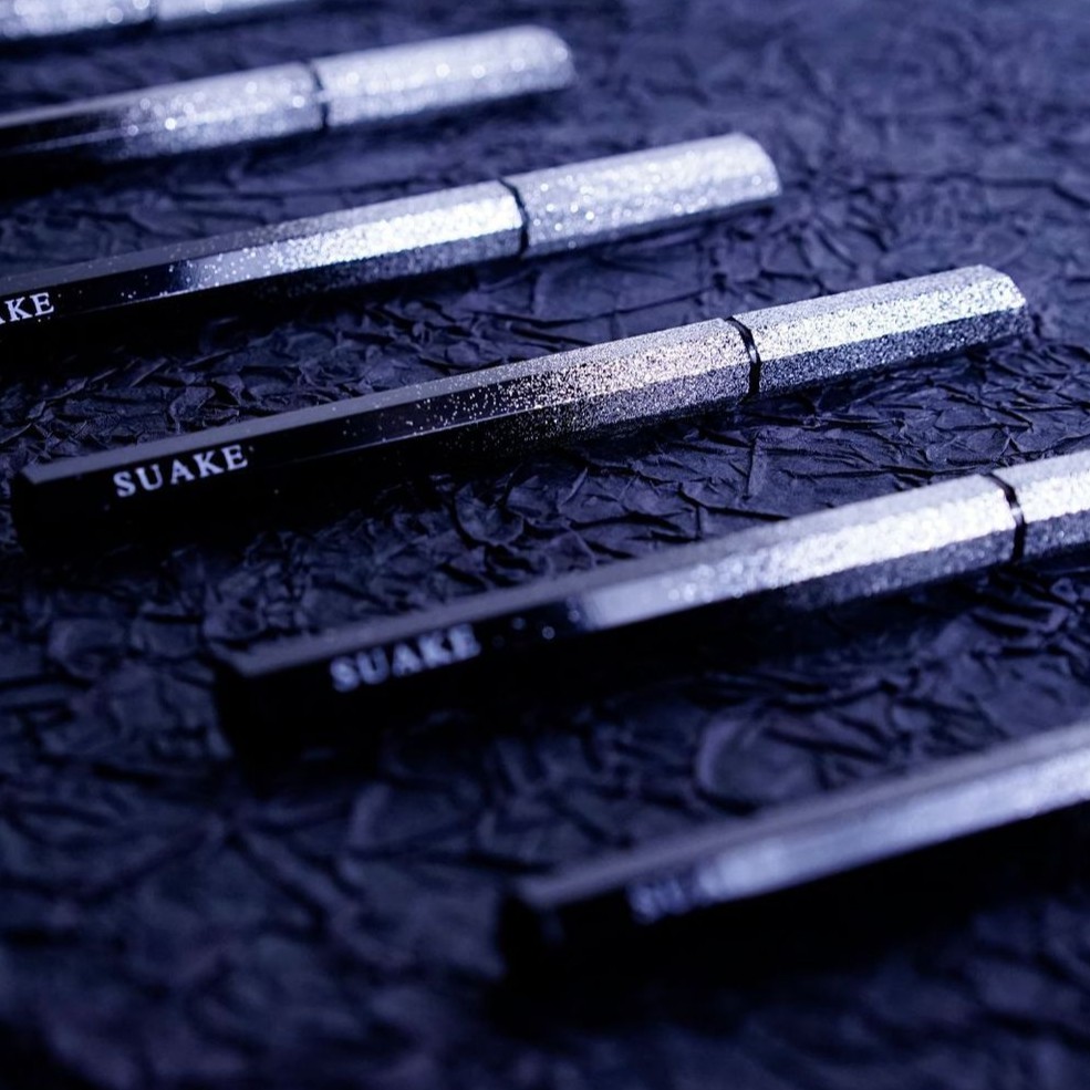 Kẻ Mắt Bút Đen Nhũ Bạc BOBEINI không hộp nội đía thiết kế lấp lánh sỉ tốt - DREAM STORE