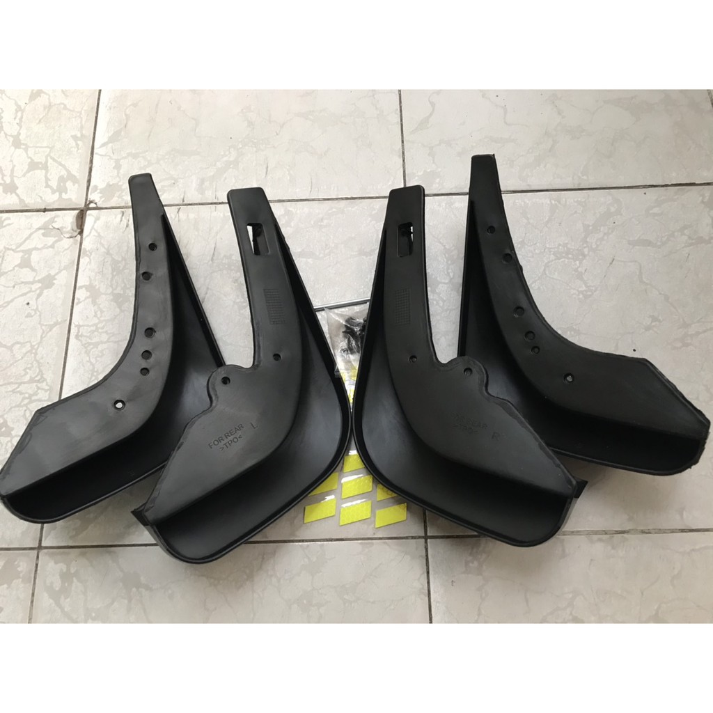 Bộ chắn bùn bánh xe Ford Focus