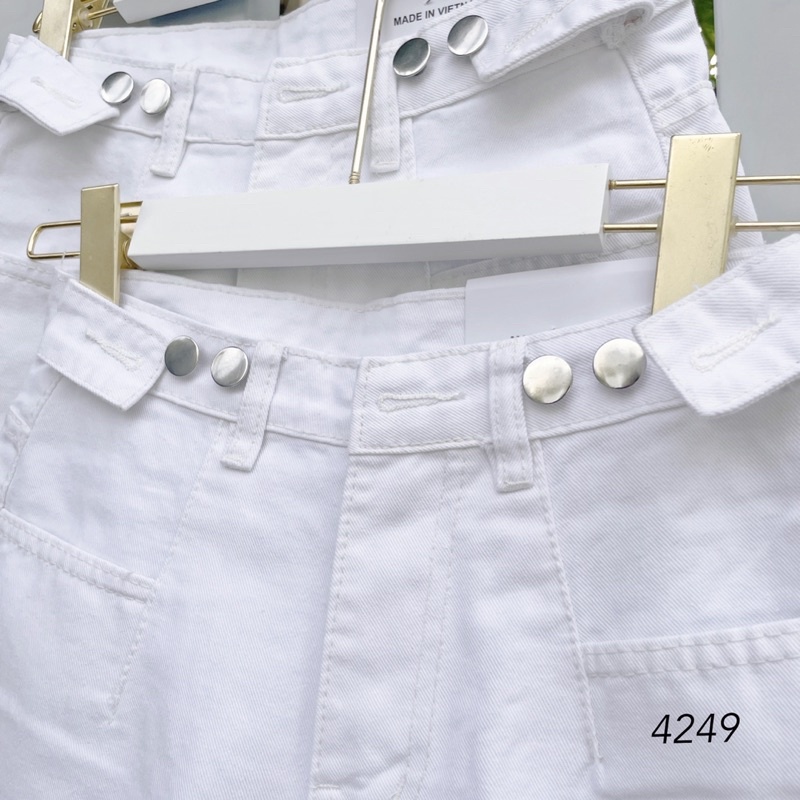 Quần sọt jean nữ ống rộng màu trắng, xanh nhạt. Nút lưng thay đổi linh hoạt theo eo Ms 4269 | WebRaoVat - webraovat.net.vn