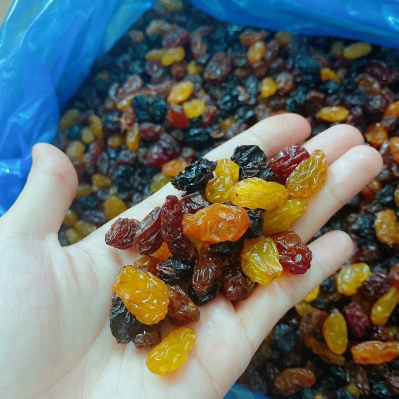 500Gr Nho Sấy Dẻo 3 Màu Chile Thơm, Ngon, Đóng Hộp.