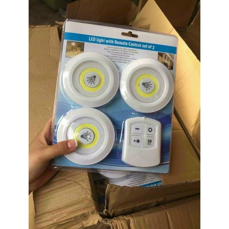 SET 3 ĐÈN LED DÁN TƯỜNG CÓ ĐIỀU KHIỂN TỪ XA