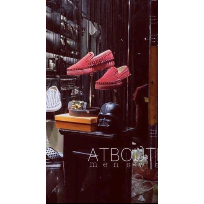 cây inox trưng bày giày, kệ inox mạ vàng trưng bày giày,dễ dàng điều chỉnh độ cao