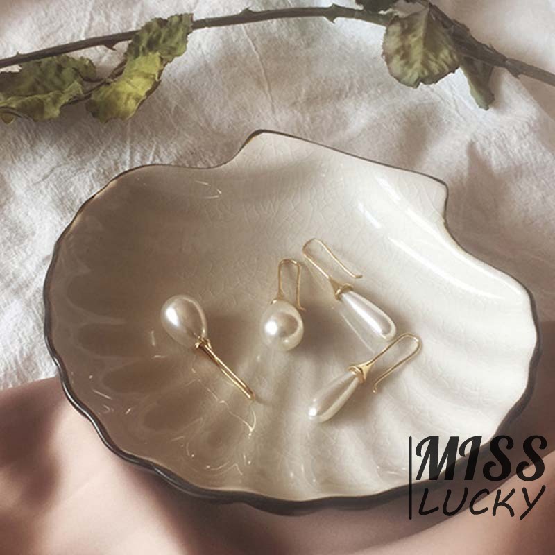 Khuyên tai nữ kiểu dáng thời trang cá tính