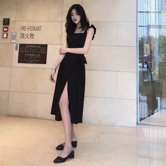 Váy xoè 2 dây, xẻ tà