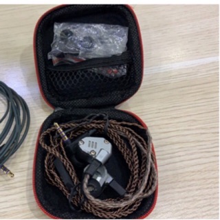 Tai nghe kz zs6 - có 4 driver mỗi bên-tặng thêm đệm tai kz