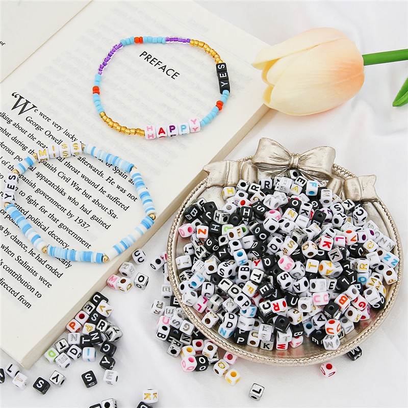 Hạt xỏ Beadia từ nhựa acrylic hình vuông in chữ cái tiếng Anh dùng làm trang sức DIY