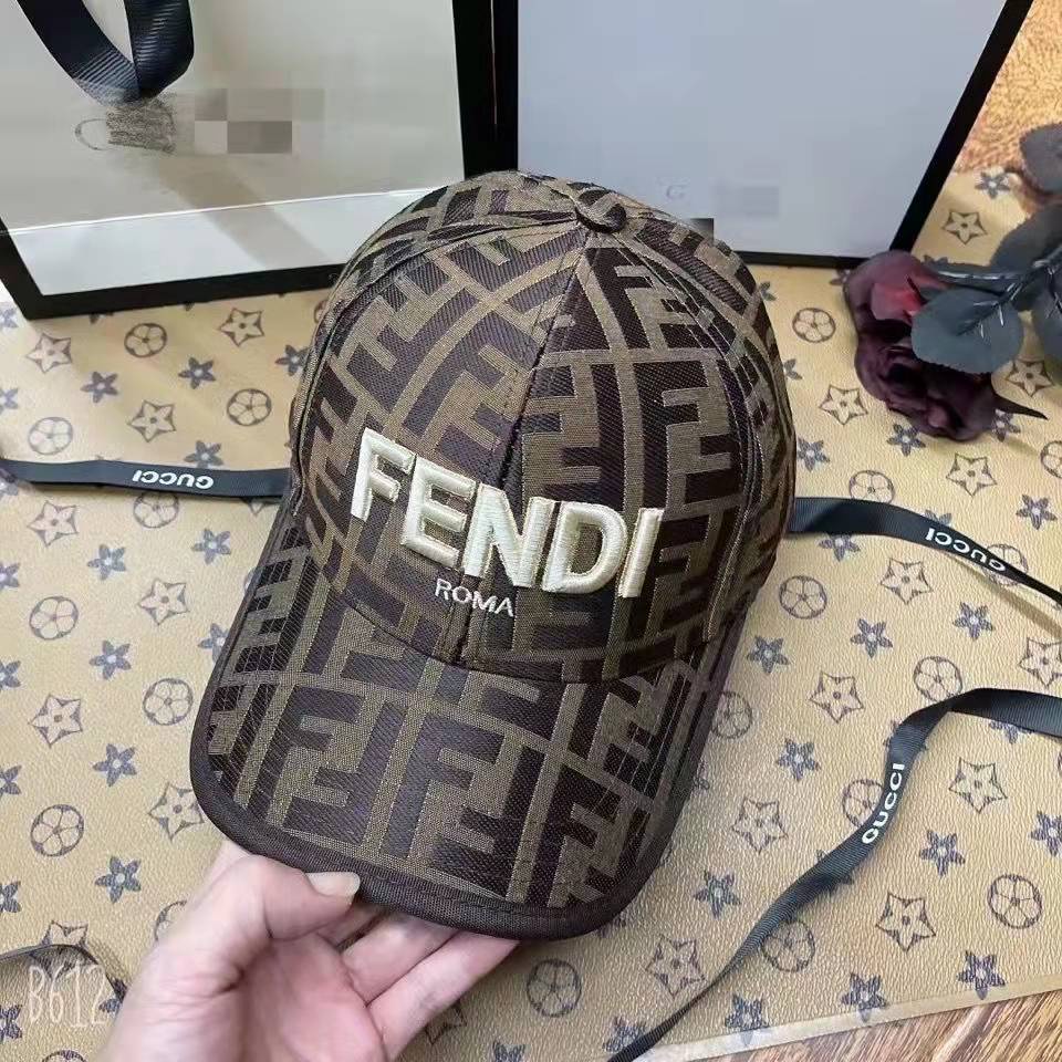 Mũ Lưỡi Trai FENDI Thời Trang Xuân Hè Năm 2021 Dễ Phối Đồ Cho Nam Và Nữ