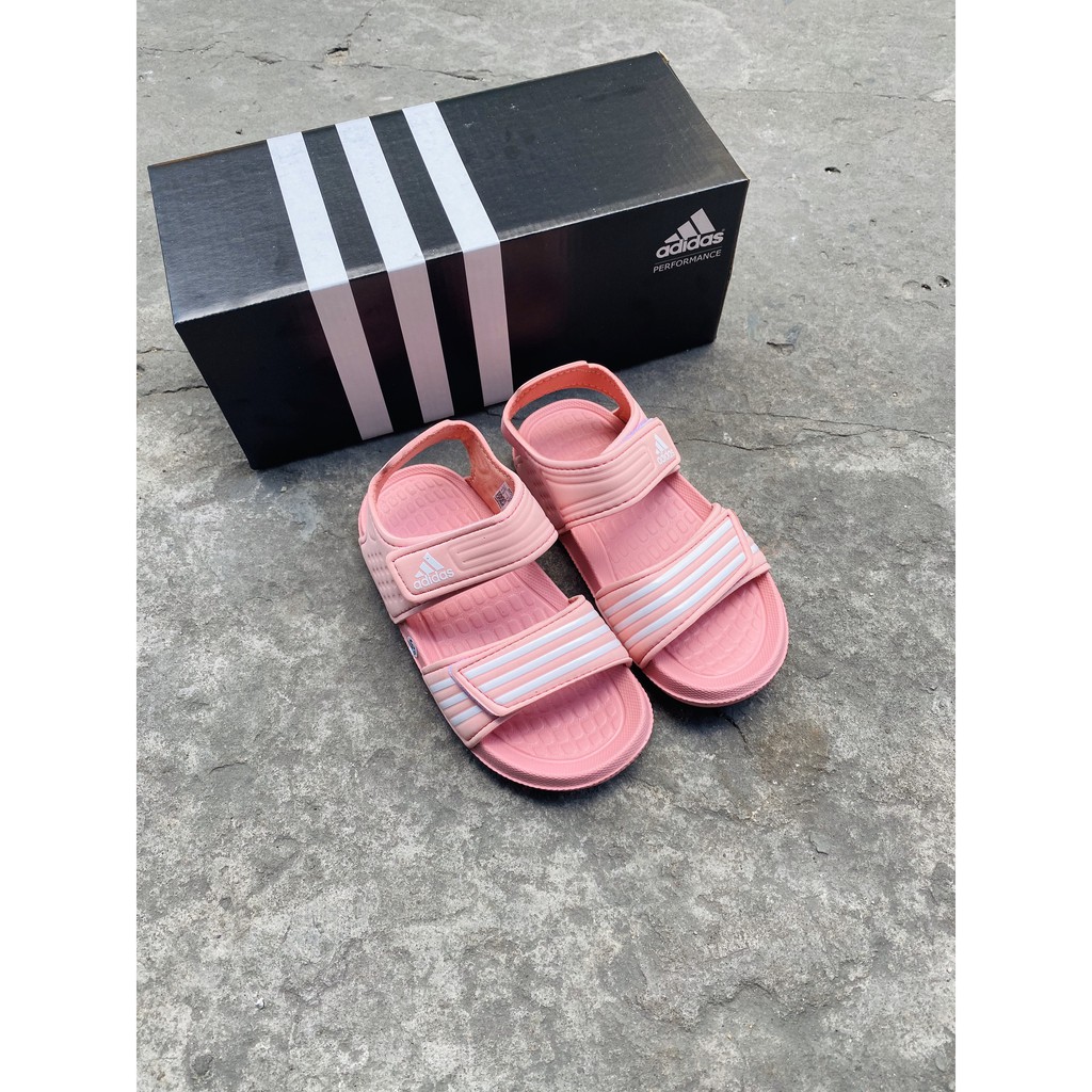 Giầy trẻ em adidas hồng