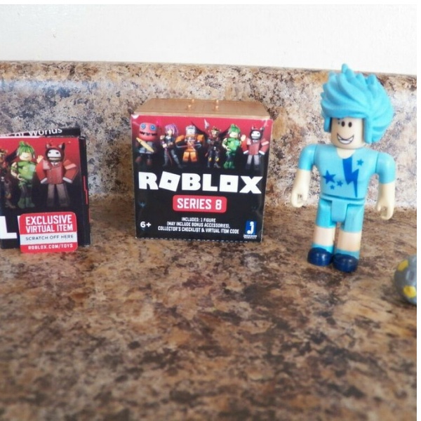 Roblox toy box series 8 Chính Hãng Có Code