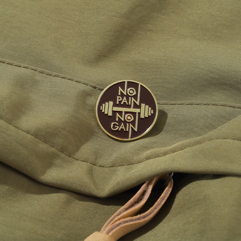 Huy Hiệu Cài Áo Hình Chữ Cái 2 Phong Cách