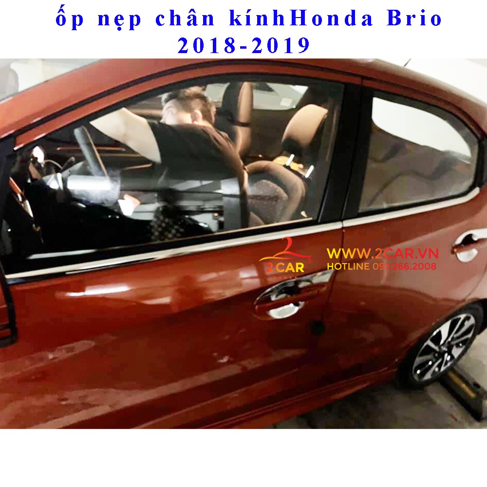 Nẹp viền chân kính, cong kính xe Honda Brio 2018-2019