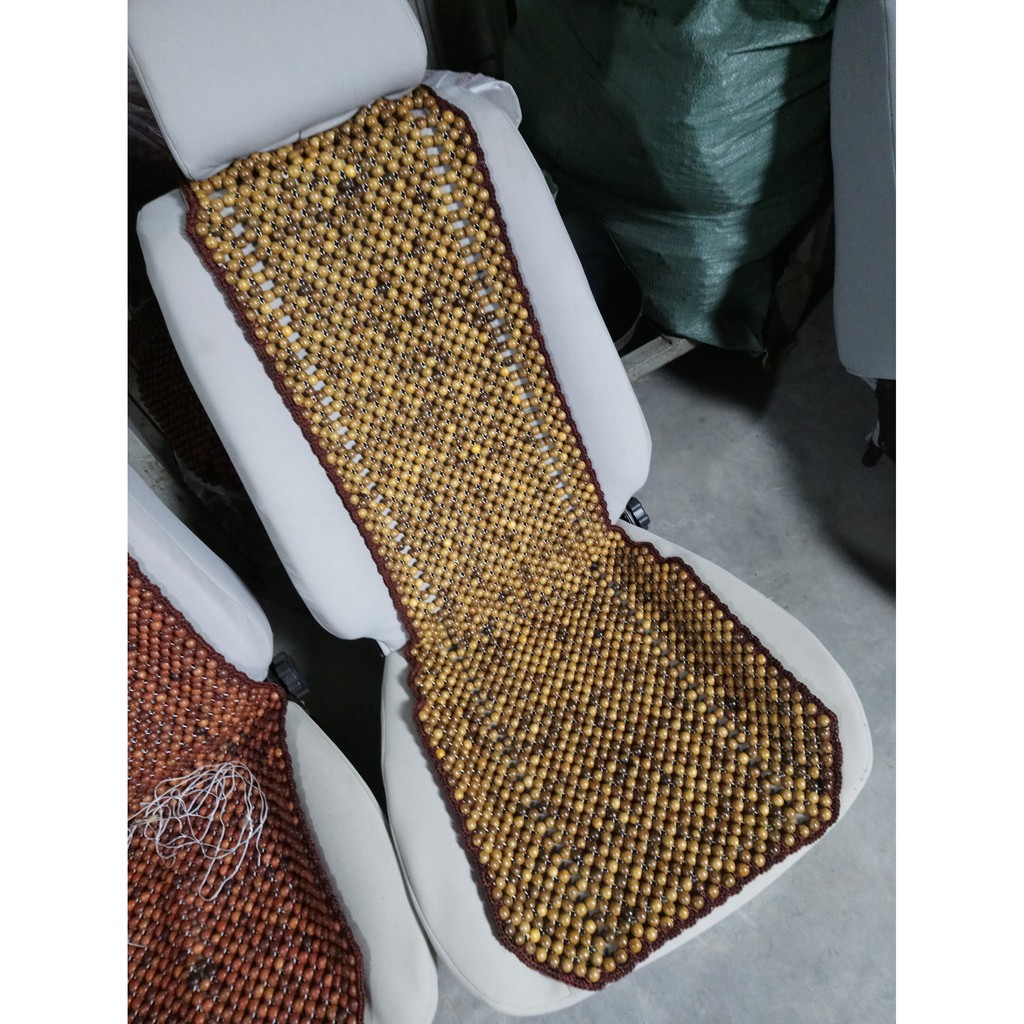 Đệm ghế ô tô gỗ bách xanh kết diềm hạt 1.4cm
