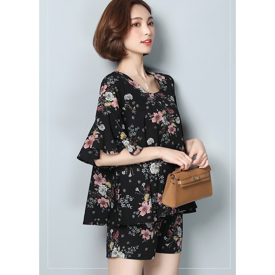 Set bộ áo tay loe và quần đùi họa tiết hoa QA01
