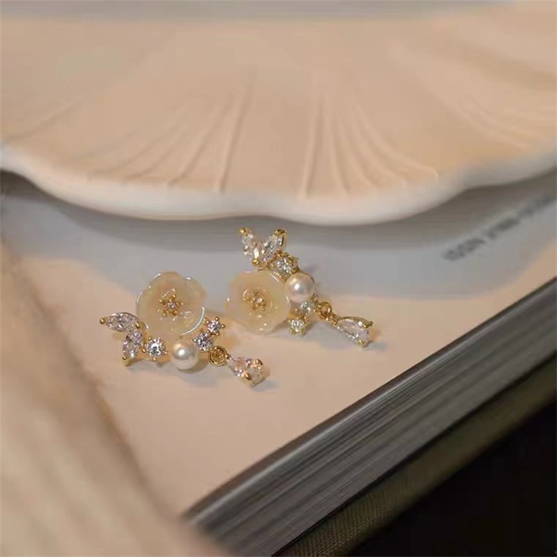 Bông Tai Hình Hoa Trà Đính Đá Zircon Phong Cách Hàn Quốc Sang Trọng Cho Nữ