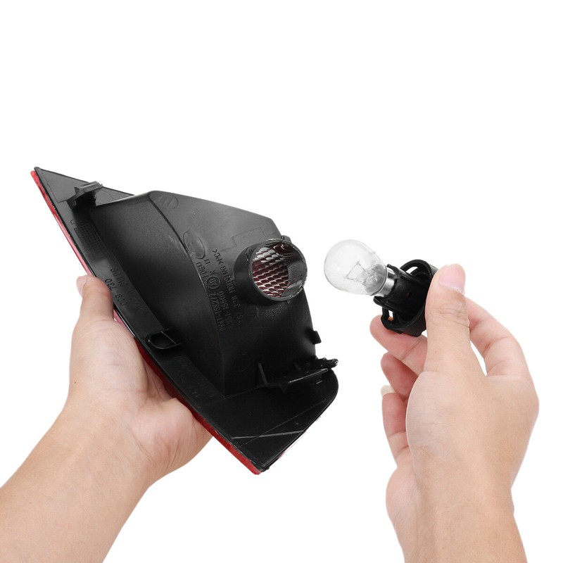 Đèn sương mù gắn thanh chắn sau xe hơi Ford Focus